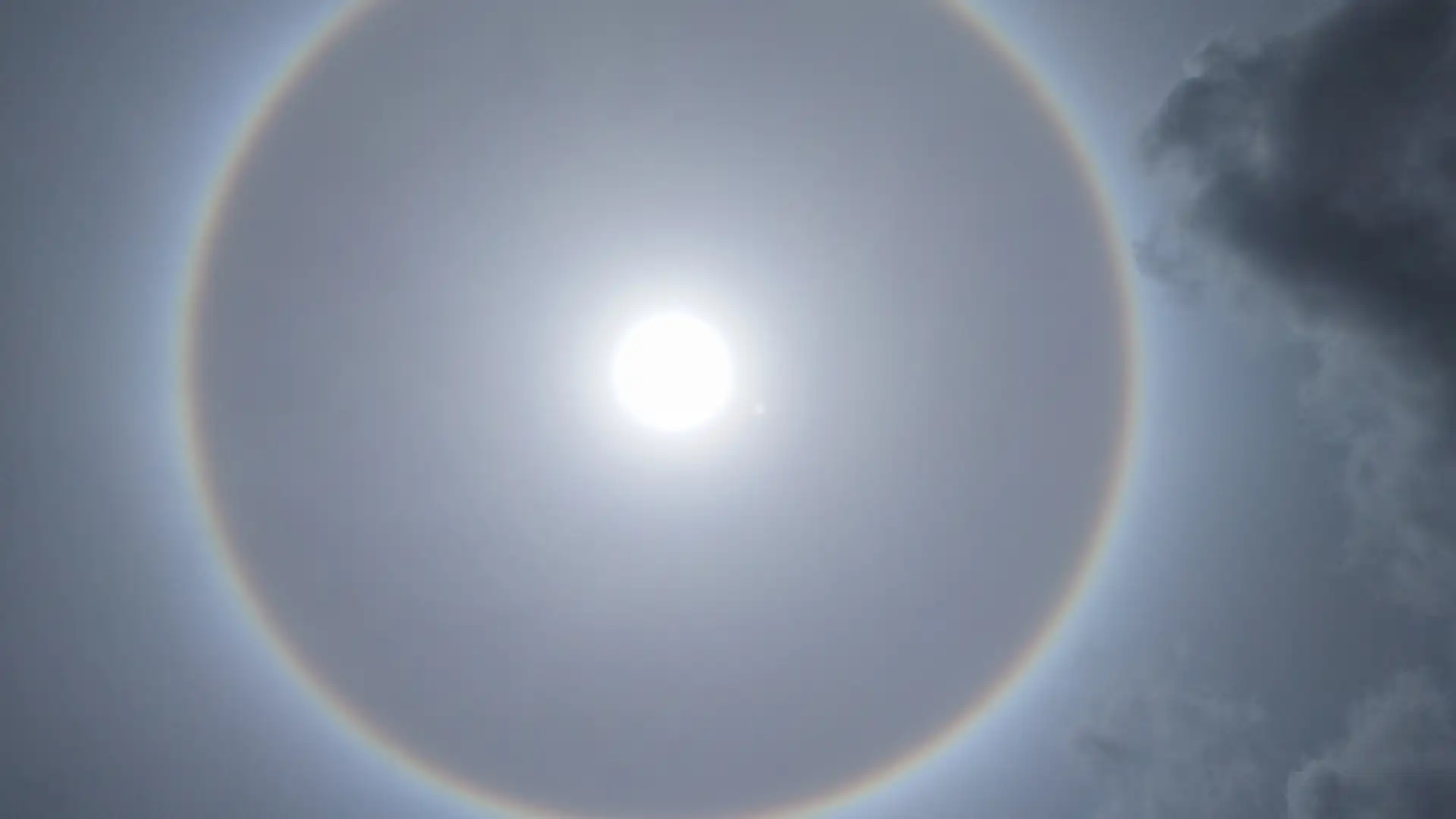 image about รู้ยัง วันนี้ที่หาดใหญ่ มีพระอาทิตย์ทรงกลดด้วย