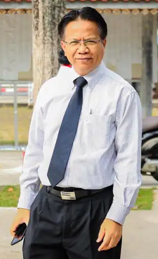 ดร.มนตรี เด่นดวง .jpg