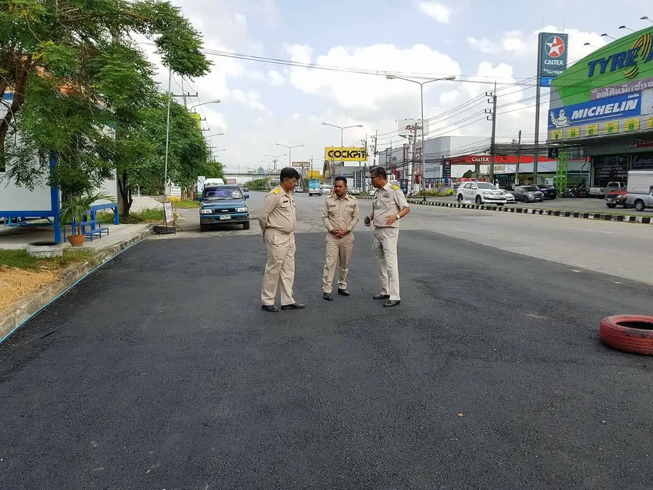 image about ติดตามความคืบหน้าการแก้ปัญหาถนนยุบช่วงหน้าบิ๊กซีคลองแห อย่างยั่งยืน
