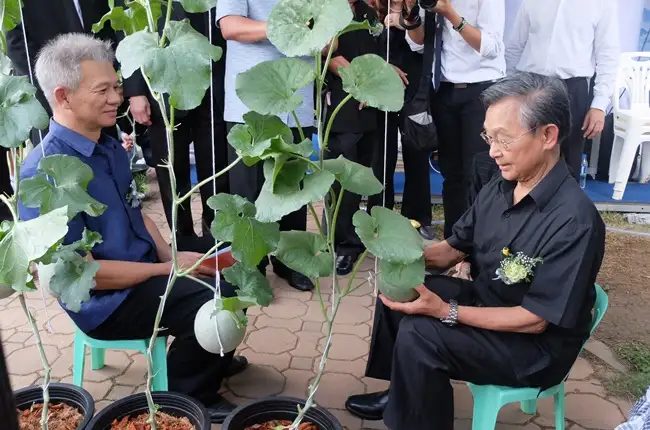 image about อดีตนายกชวน หลีกภัย เปิดงาน วันเกษตรภาคใต้ ครั้งที่ 25  เกษตรยุคใหม่ตามรอยพ่อ
