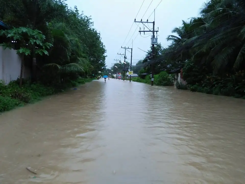 26 พ.ย.ฝนตกหนักทำน้ำท่วมขังในหลายพื้นที่ ขณะที่อุตุฯยังคงเฝ้าเตือนภัยถึง 27 พ.ย.