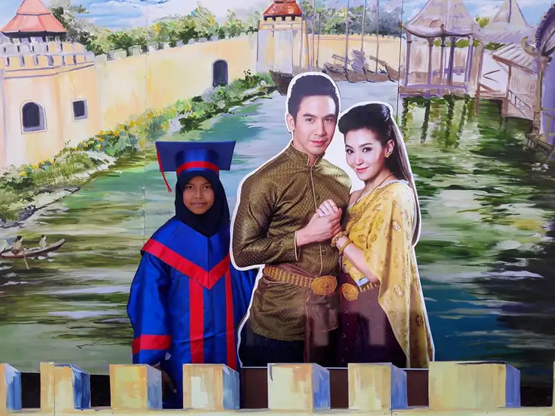 image about โรงเรียนในสตูลจัดเต็มภาพวาดอิงประวัติศาสตร์ ออเจ้าจบแล้วนะ