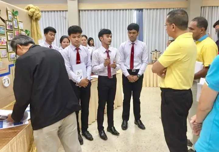 นำเสนอผลการดำเนินโครงการต่อคณะกรรมการ.jpg