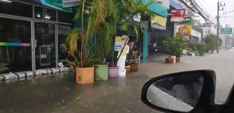 แค่ชั่วโมงเดียว ฝนคลายร้อนจาก 38 องศา สู่ 24 องศา