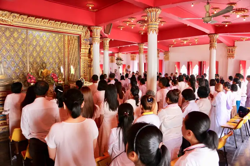 image about ​พุทธศาสนิกชนชาวสงขลาทุกภาคส่วน พร้อมใจสวมใส่ชุดขาว ร่วมพิธีเจริญพระพุทธมนต์สมโภชพระบรมธาตุเจดีย์