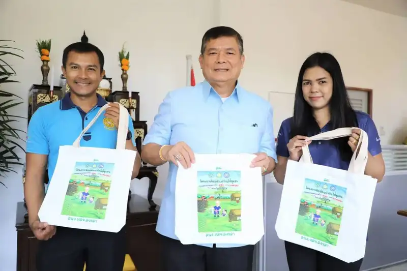 image about สงขลา เดินหน้าสร้างความตระหนักรู้ภัยร้ายจากขยะพลาสติก พร้อมรณรงค์ทุกภาคส่วน“ลดรับ ลดให้ ลดใช้ถุงพลาสติก”