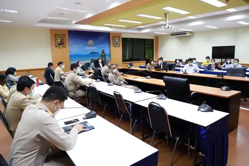 image about ​ผู้ว่าฯ ติดตามสถานการณ์โควิด-19 ให้ปชช.ขอชุดตรวจ ATK ด้วยตนเองได้ที่ร้านขายยา