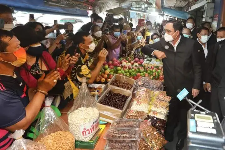 ​นายกฯลงพื้นที่ตลาดกิมหยงรับฟังปัญหาเศรษฐกิจของคนหาดใหญ่