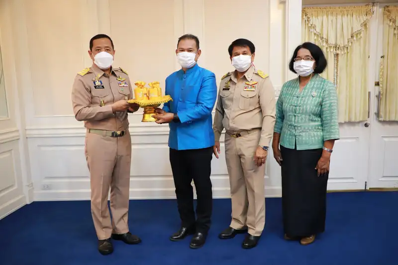 image about ​ผู้ว่าราชการจังหวัดสงขลา รับมอบเงินพระราชทานขวัญถุงกองทุนแม่ของแผ่นดิน ประจำปี 2564-2565 จากสำนักงานป้องกันและปราบปรามยาเสพติดภาค 9