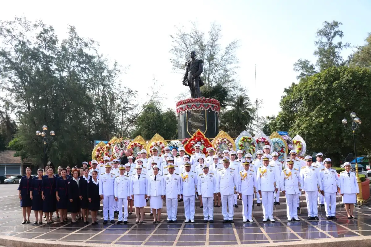 มรภ.สงขลาร่วมวางพวงมาลาฯเนื่องในวันอาภากร รำลึกกรมหลวงชุมพรเขตอุดมศักดิ์องค์บิดาของทหารเรือไทย