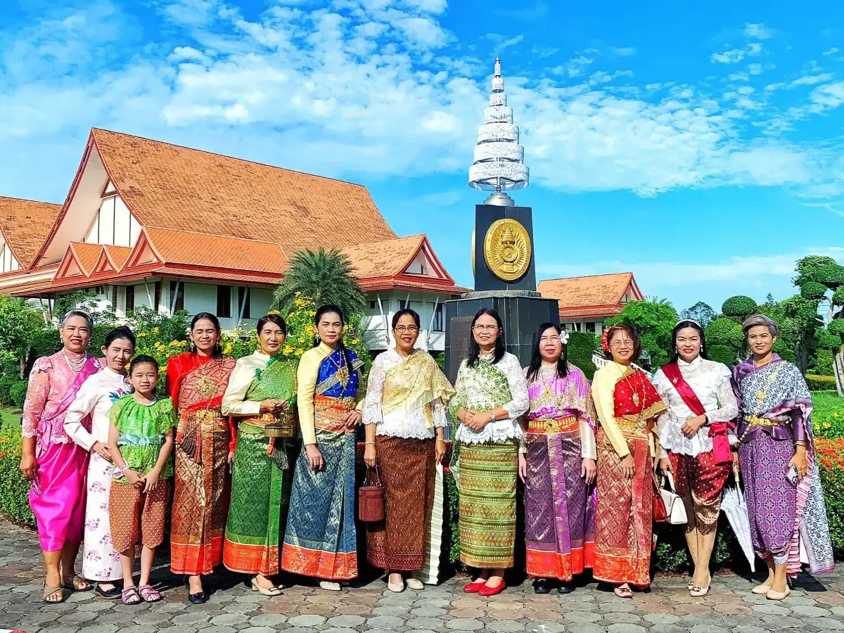 มรภ.สงขลา จัดกิจกรรม “แต่งไทยไปทอดน่องท่องเมืองเก่า”  ขานรับ Soft Power เพิ่มศักยภาพชุมชน บนฐานอัตลักษณ์วัฒนธรรมท้องถิ่น