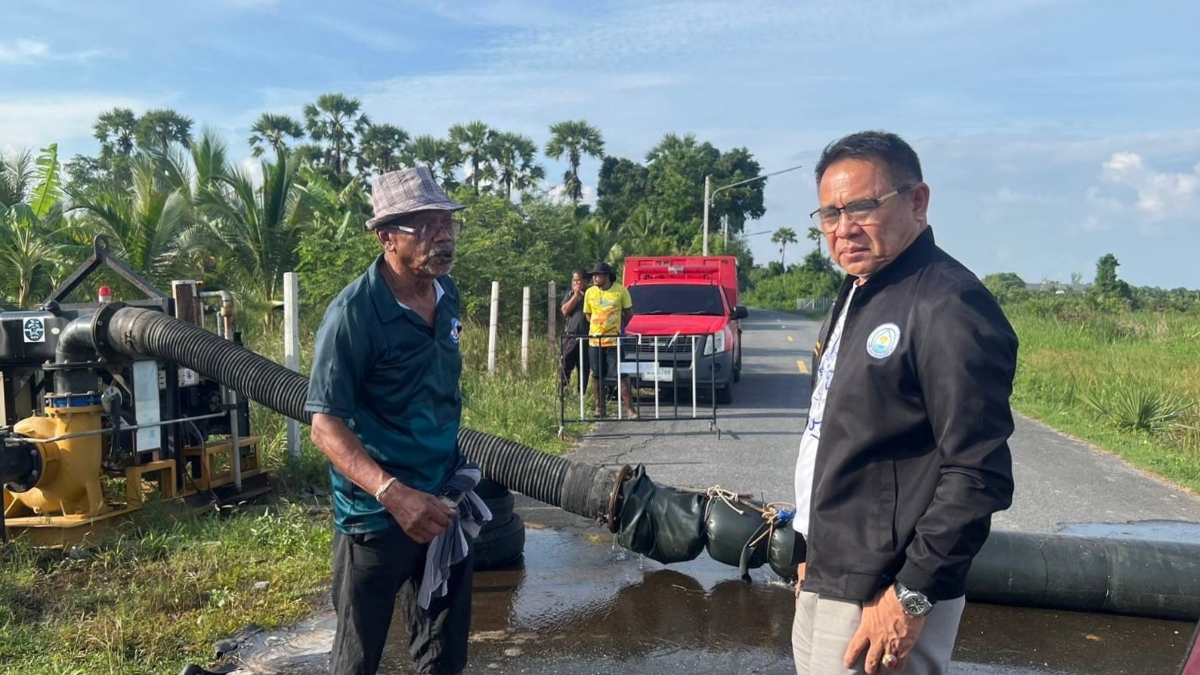 อบจ.สงขลา ลงพื้นที่บ่อตรุ ติดตามการแก้ไขปัญหาการระบายน้ำจากสถานการณ์ฝนตกหนักในพื้นที่