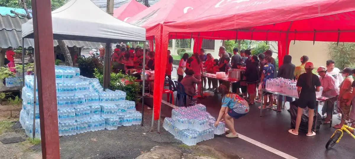 Wat Pa Saeng Dhamma Opens Food Donation Center, Distributes Over 7,000 Meal Boxes to Flood Victims