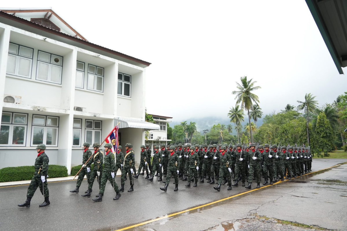 อบจ.สงขลา ร่วมพิธีกระทำสัตย์ปฏิญาณตนต่อธงชัยเฉลิมพลของทหาร 3 เหล่าทัพ เนื่องในวันกองทัพไทยและวันกองทัพบก ประจำปี 2568