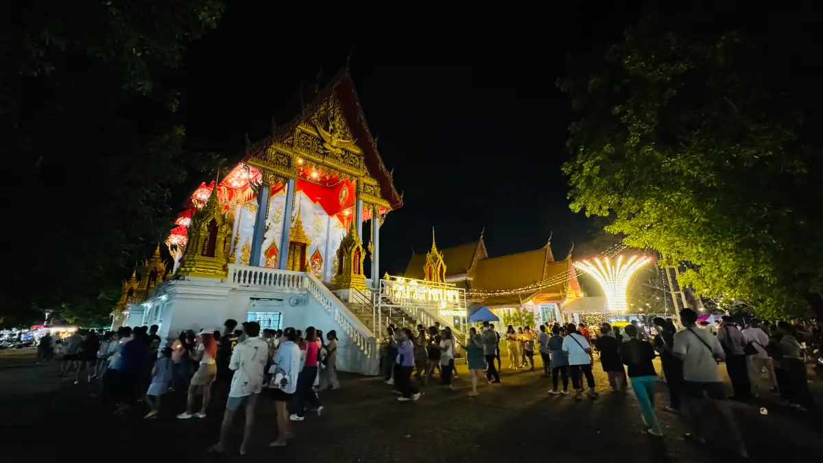 ชาวหาดใหญ่ร่วมเวียนเทียนวันวิสาขบูชาเนืองแน่น วัดต่างๆ คึกคักด้วยพุทธศรัทธา