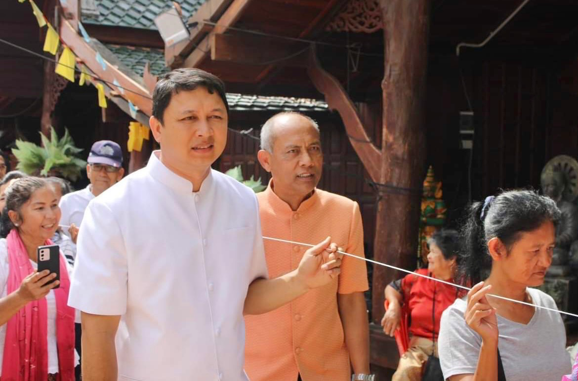 อบจ.สงขลา ร่วมสืบสานพิธีห่มองค์พระเจดีย์-พระพุทธรูปสมเด็จเจ้าเกาะยอ เนื่องในวันวิสาขบูชา