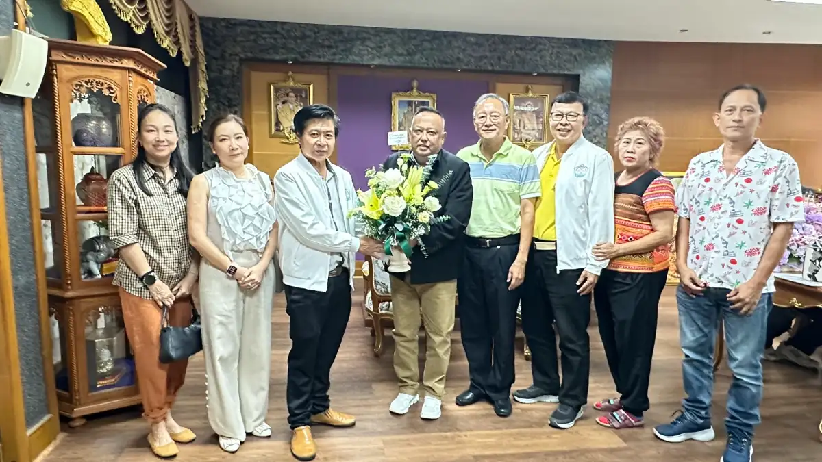 ภาพเกี่ยวกับนายกฯ กิตธนา นำทีมสมาคมสมาพันธ์ธุรกิจการท่องเที่ยวจังหวัดสงขลา ยินดี "ปลัดแป้น" นายกเล็กนครหาดใหญ่คนใหม่ พร้อมหารือประเด็นท่องเที่ยว