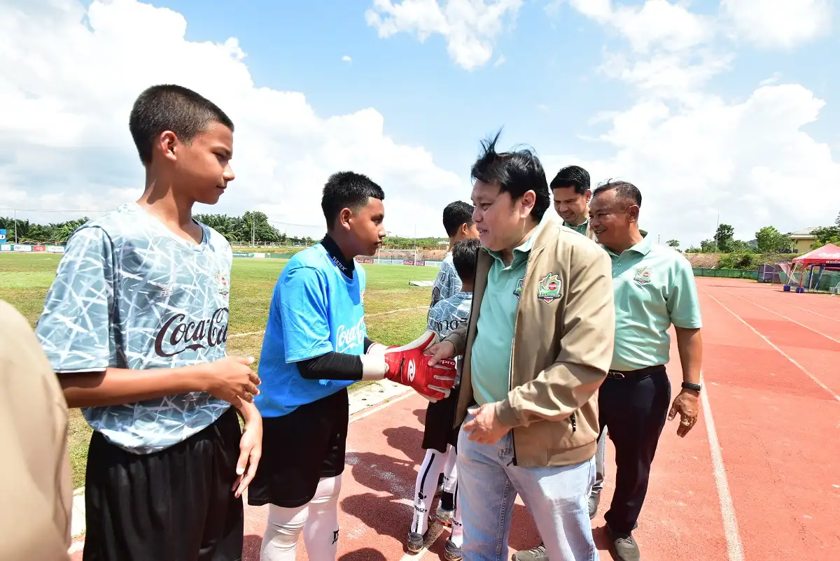 ภาพประกอบเนื้อหา 3 เปิดฉาก “ยุวชนหาดทิพย์คัพ” ครั้งที่ 10 การแข่งขันฟุตบอลเยาวชนรุ่นอายุ 13 ปี ที่ยิ่งใหญ่ที่สุดของภาคใต้ จุดประกายความฝันลูกหนังเยาวชนสู่เส้นทางมืออาชีพ