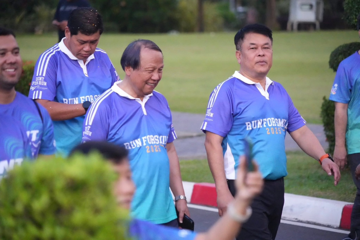ภาพประกอบเนื้อหา 2 อบจ.สงขลา ร่วมกิจกรรมเดิน-วิ่ง โครงการ เดิน-วิ่งการกุศล (วิ่งกัน… Fun ดี) ครั้งที่ 3