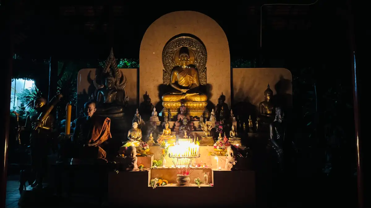 ภาพประกอบเนื้อหา 4 วัดป่าแสงธรรม จัดกิจกรรมเวียนเทียน เนื่องในวันอาสาฬหบูชา พุทธศาสนิกชนร่วมงานคับคั่ง