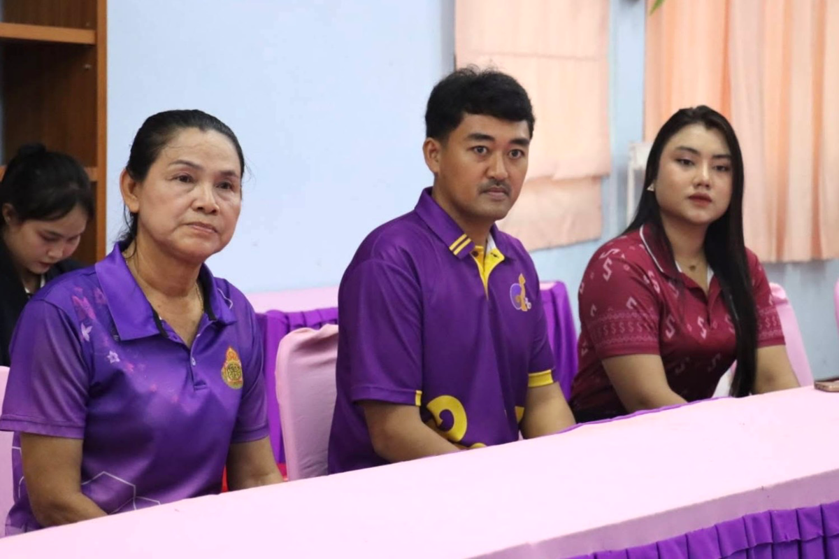 ภาพประกอบเนื้อหา 5 อบจ.สงขลา ลงพื้นที่ อ.คลองหอยโข่ง นำบุคลากรและรถทันตกรรมเคลื่อนที่ออกบริการทันตกรรม เคลือบหลุมร่องฟันในฟันแท้ซี่แรกในโรงเรียนเขตรับผิดชอบ