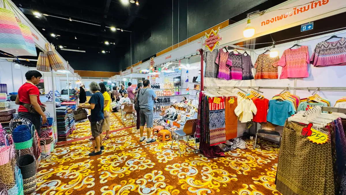 ภาพประกอบเนื้อหา 3 รีวิวงาน มหกรรมสินค้าของดีภาคอีสานสู่แดนใต้ 2568: ช้อป ชิม ชม สนุก!
