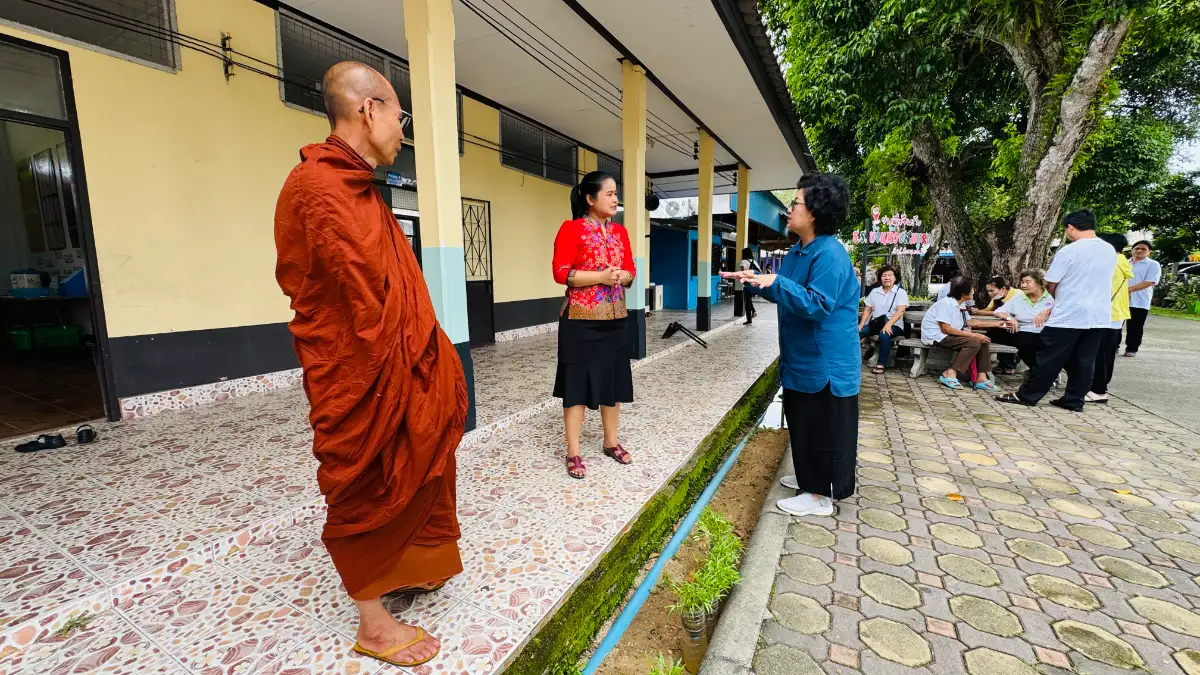 ภาพประกอบเนื้อหา 1 วัดป่าแสงธรรม ส่งมอบโต๊ะ-เก้าอี้ 90 ชุด หนุนการศึกษา โรงเรียนบ้านห้วยสมบูรณ์ อ.รัตภูมิ จ.สงขลา