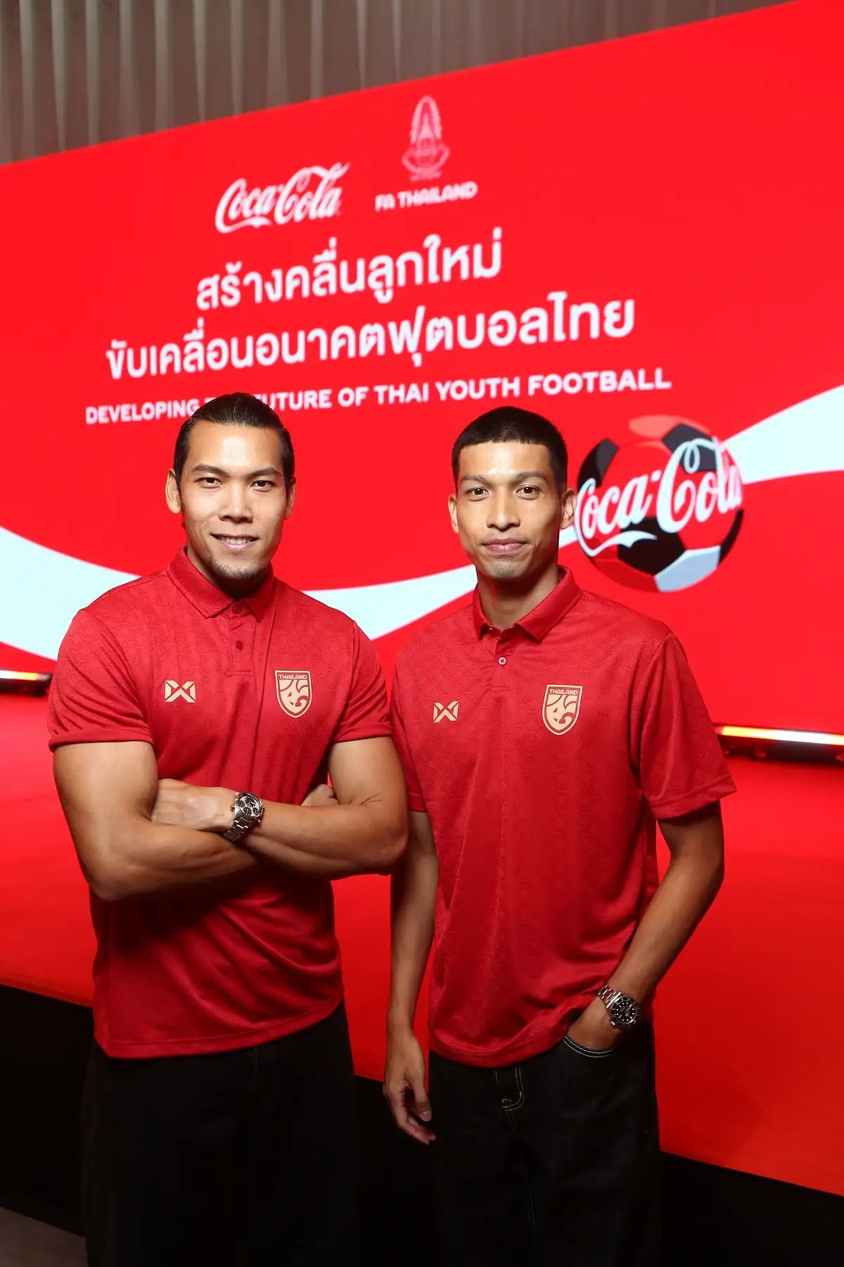 ภาพประกอบเนื้อหา 5 “โคคา-โคล่า” จับมือ “สมาคมกีฬาฟุตบอลแห่งประเทศไทย ในพระบรมราชูปถัมภ์”  นำ “โค้ก® คัพ” คืนสนามสู่ลีกเยาวชน U-17 มุ่งสร้างแรงบันดาลใจเพื่อพัฒนานักฟุตบอลเยาวชนดาวรุ่งไทย