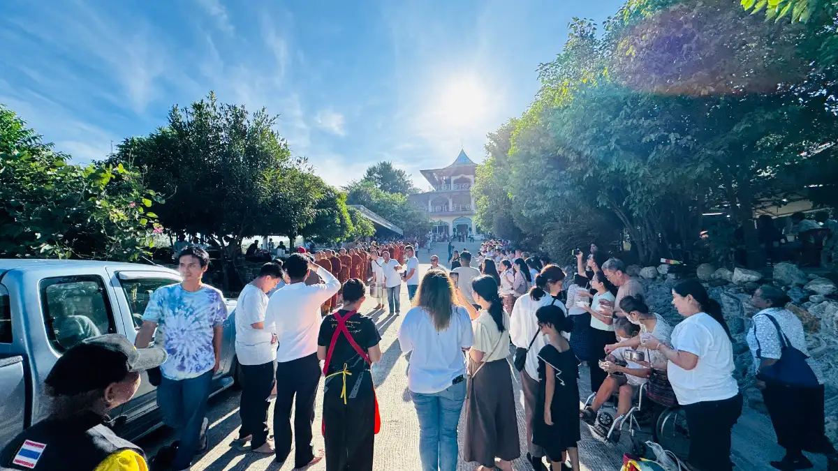 ภาพประกอบเนื้อหา 1 เบญจพร กรุ๊ป ร่วมเป็นเจ้าภาพทอดกฐินสามัคคี สร้างอาคารอเนกประสงค์ ณ วัดป่าแสงธรรม