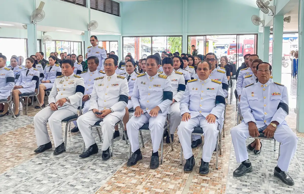 ภาพประกอบเนื้อหา 1 กฟผ.โรงไฟฟ้าจะนะร่วมพิธีลงนามแสดงความไว้อาลัย และพิธีถวายน้ำสรงพระบรมศพ เบื้องหน้าพระฉายาลักษณ์สมเด็จพระนางเจ้าสิริกิติ์ พระบรมราชินีนาถ พระบรมราชชนนีพันปีหลวง 