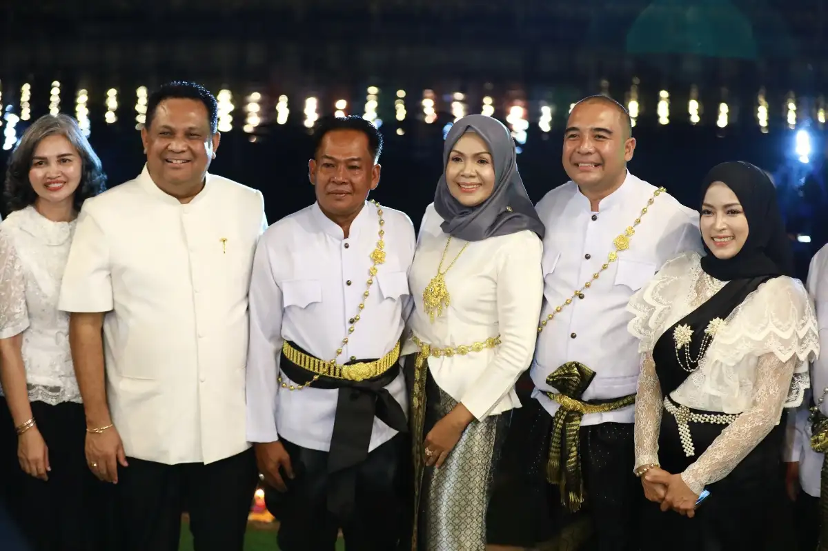 เมืองคลองแห สืบสานประเพณีลอยกระทง "แสงประทีบแห่งอาลัย ใต้ร่มพระบารมีพระพันปีหลวง"