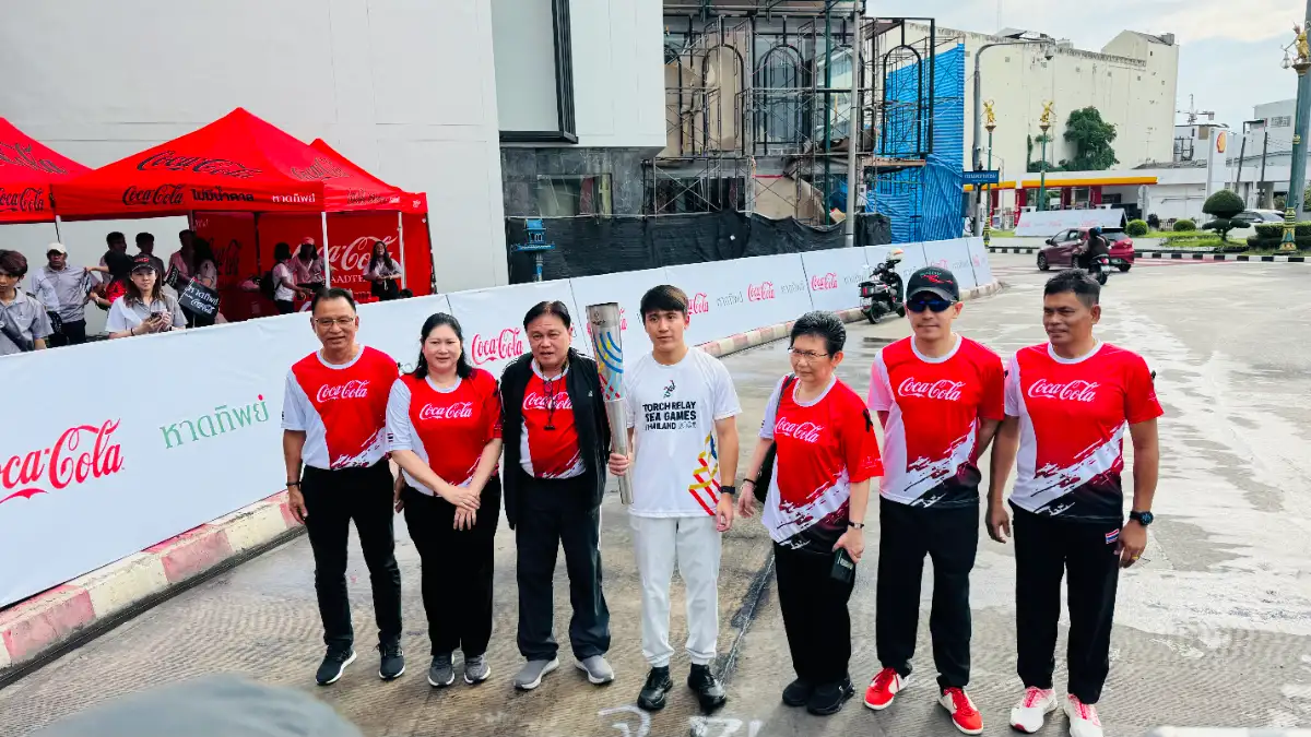 ภาพประกอบเนื้อหา 2 หาดทิพย์ปลุกพลังซีเกมส์-อาเซียนพาราเกมส์ 2025: "ไฟพระฤกษ์" ส่องสว่างสงขลา ผู้คนร่วมให้กำลังใจคึกคัก!