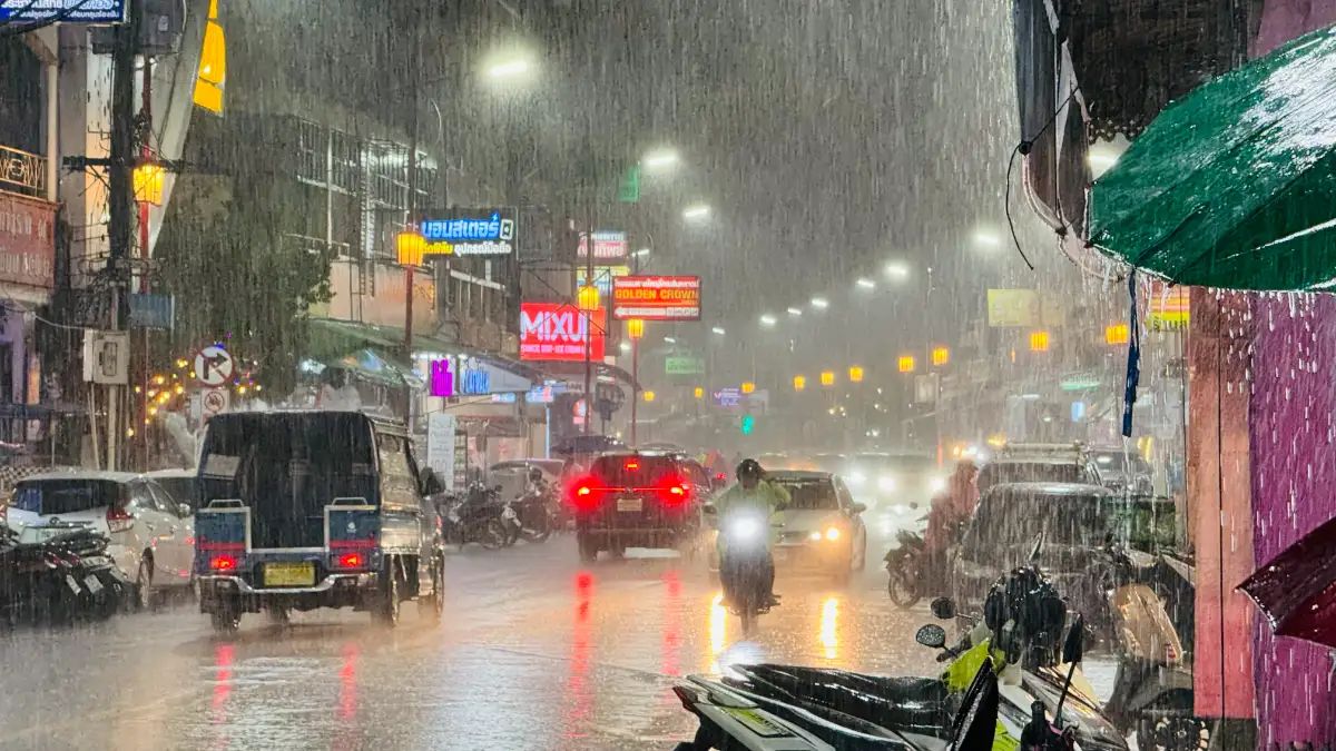 ภาพประกอบเนื้อหา 4 สงขลาฝนตกหนักหลายพื้นที่ เฝ้าระวังน้ำท่วมฉับพลัน