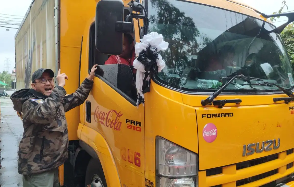 ภาพประกอบเนื้อหา 5 “หาดทิพย์” แถลงยืนยันน้ำท่วมไม่กระทบฐานการผลิต พร้อมระดมสรรพกำลังเร่งให้ความช่วยเหลือพนักงานและชุมชนที่ได้รับผลกระทบ