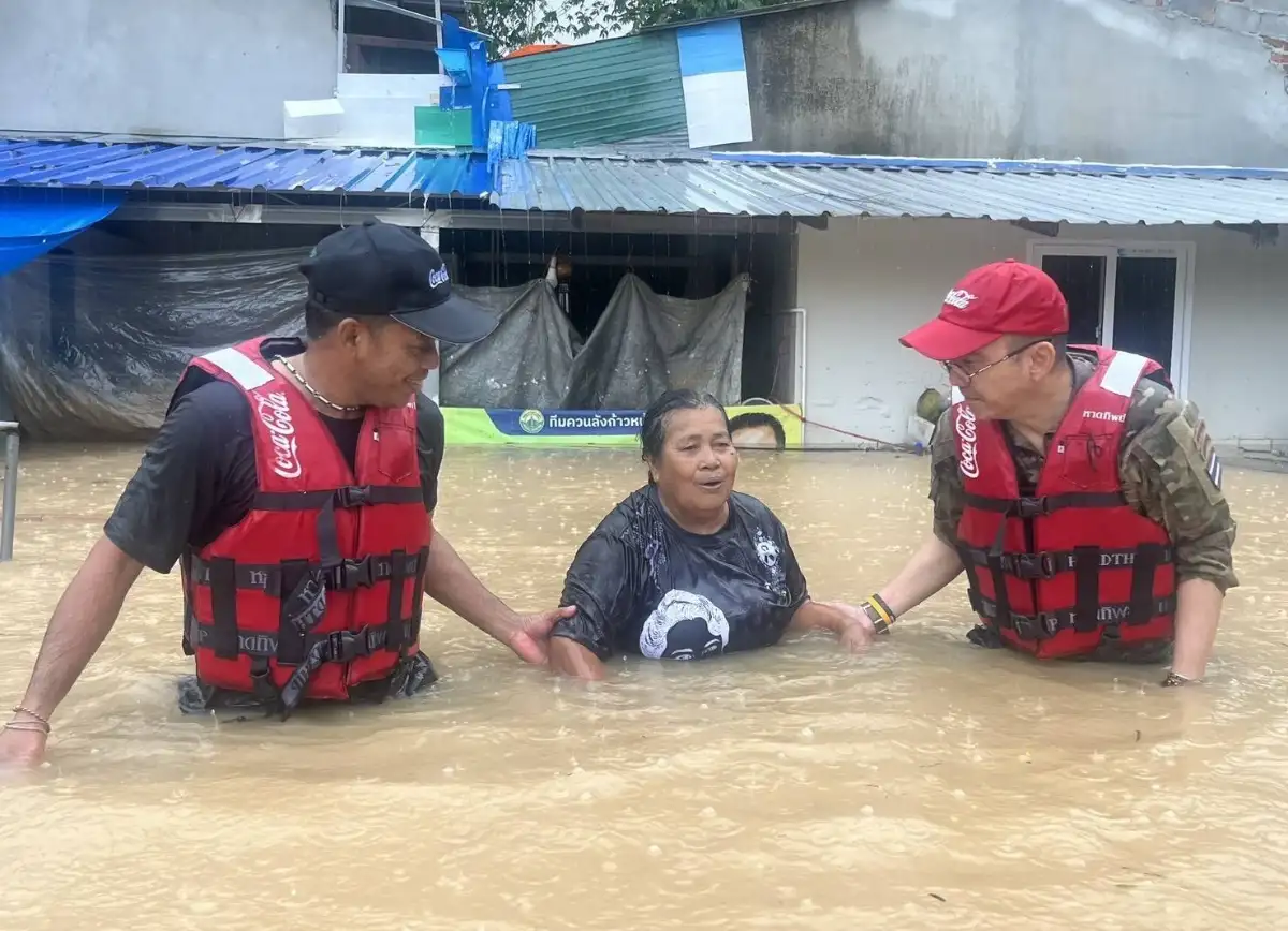 ภาพประกอบเนื้อหา 10 “หาดทิพย์” แถลงยืนยันน้ำท่วมไม่กระทบฐานการผลิต พร้อมระดมสรรพกำลังเร่งให้ความช่วยเหลือพนักงานและชุมชนที่ได้รับผลกระทบ