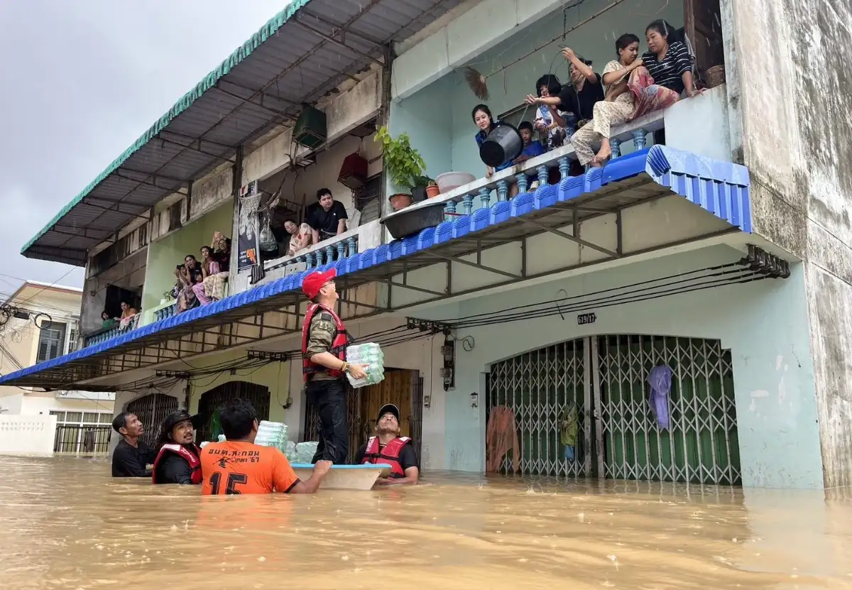 ภาพประกอบเนื้อหา 8 “หาดทิพย์” แถลงยืนยันน้ำท่วมไม่กระทบฐานการผลิต พร้อมระดมสรรพกำลังเร่งให้ความช่วยเหลือพนักงานและชุมชนที่ได้รับผลกระทบ