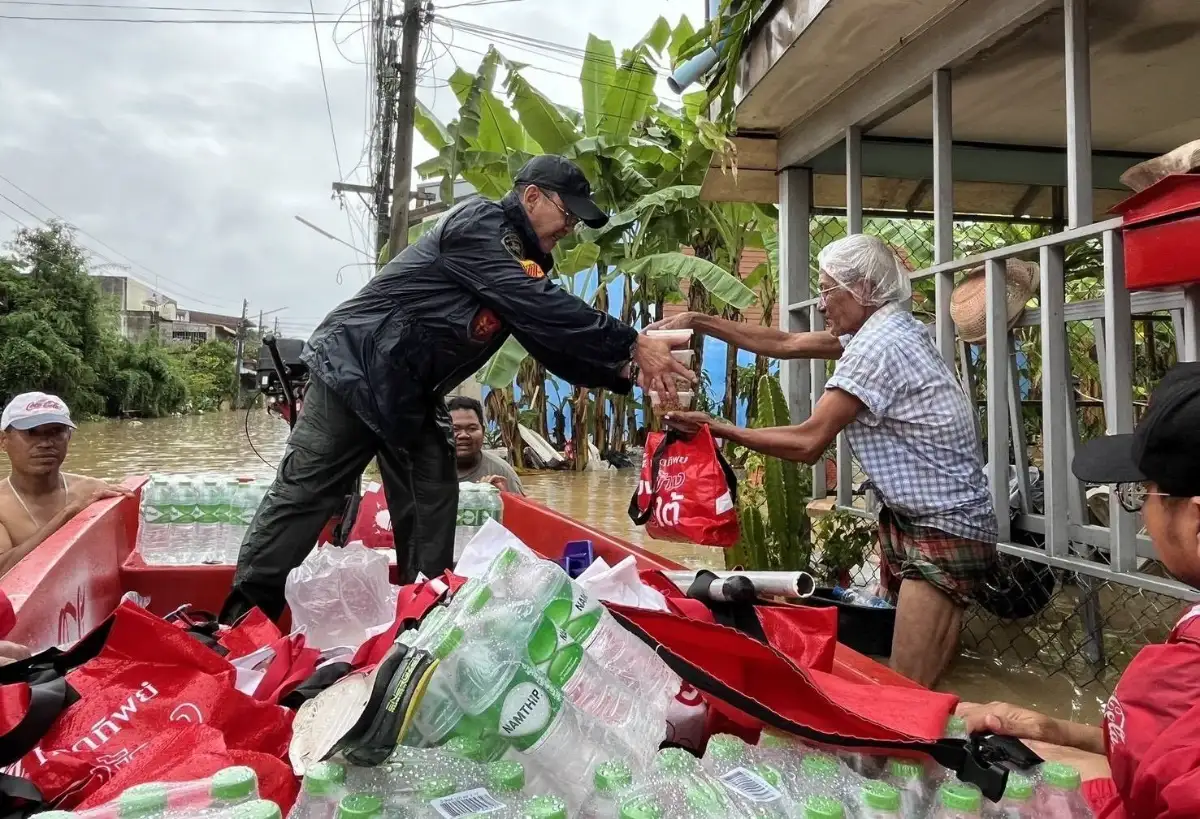 ภาพประกอบเนื้อหา 9 “หาดทิพย์” แถลงยืนยันน้ำท่วมไม่กระทบฐานการผลิต พร้อมระดมสรรพกำลังเร่งให้ความช่วยเหลือพนักงานและชุมชนที่ได้รับผลกระทบ